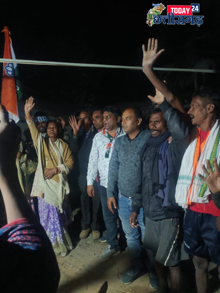 कांग्रेस कार्यकर्ताओं का निरंतर संघन जनसंपर्क अभियान कांग्रेस की जीत का सबसे बड़ा वरदान 50000से ज्यादा रिकार्ड मतों से जीतेंगे लालजीत --गगनदीप सिंह कोमल 3 InShot 20231110 111107237