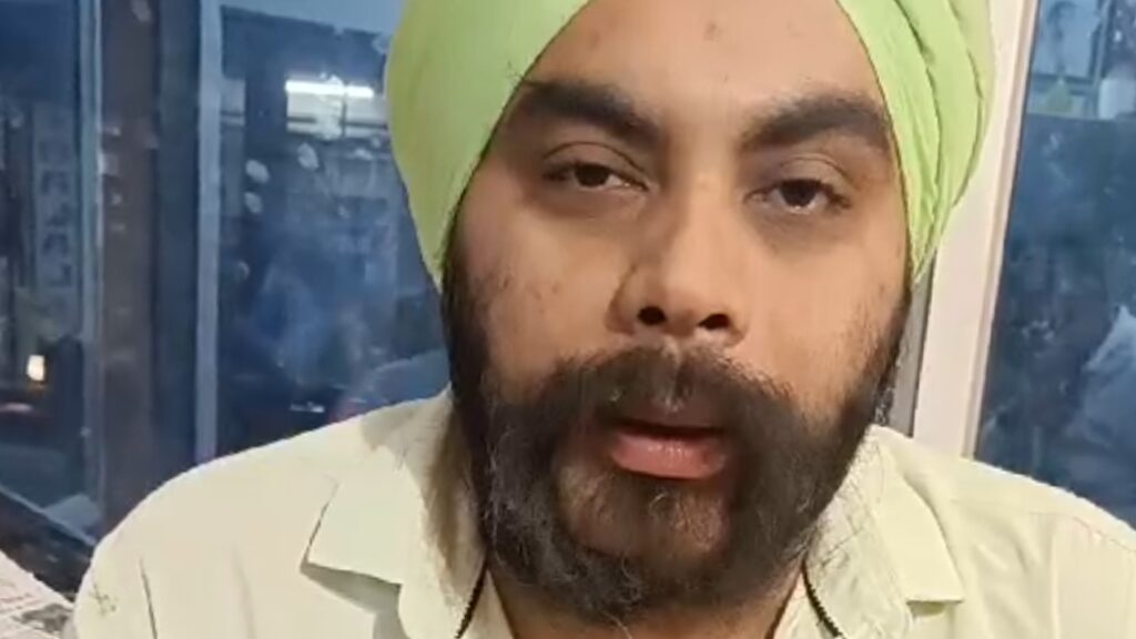 आर्थिक लाभ लेने के उद्देश्य से ठेकेदार द्वारा कापू -धरमजयगढ़ रोड निर्माण मै धरमजयगढ़ नगर के शहरी क्षेत्र मै की जा रही लेट लतीफ, गिट्टी खदान से किया जा रहा अवैध सप्लाई राजस्व की हो रही करोड़ों की हानि कल आर्थिक नाकेबंदी करेंगे पार्षद गगनदीप सिंह कोमल ने लगाए आरोप देखे वीडियो 2 IMG 20240204 200331