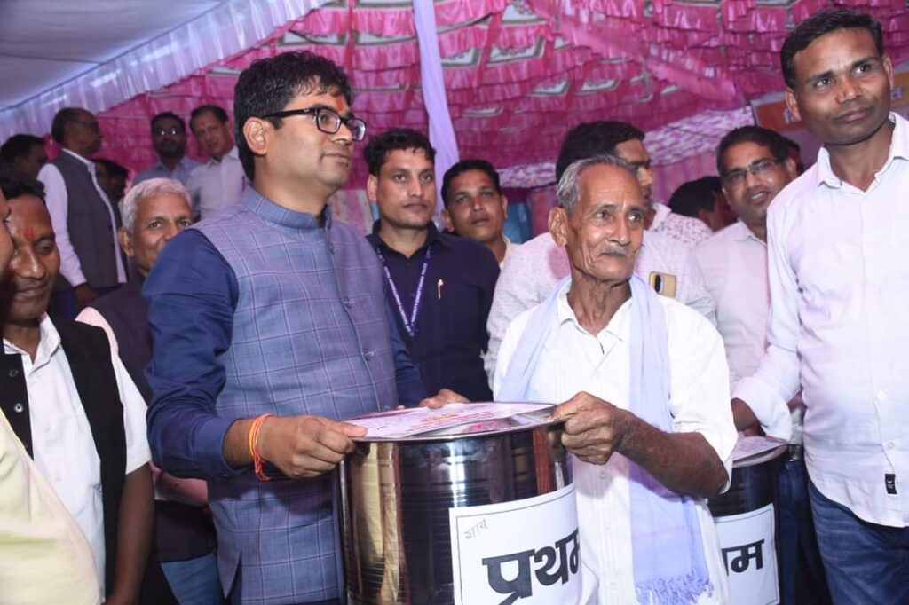 आय में वृद्धि तथा जीवन में बदलाव लाने के लिए एकीकृत कृषि को अपनायें किसान-वित्त मंत्री श्री ओ.पी.चौधरी 4 1000931807