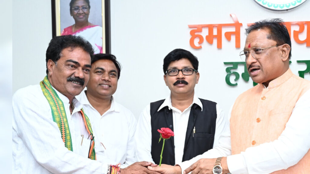 भारतीय कृषि अनुसंधान परिषद, नई दिल्ली के प्रबंध समिति के सदस्य नामित होने पर टीकाराम पटेल को मुख्यमंत्री ने दी बधाई 2 1000984731