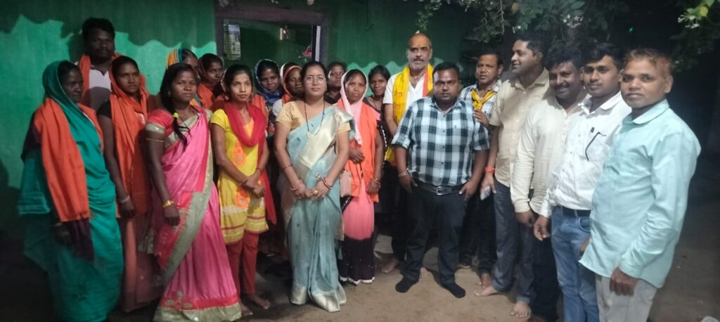 धर्मजयगढ़ के पीपरमार की दर्जनों महिलाओं ने थामा भाजपा का दामन 2 1001008740 1