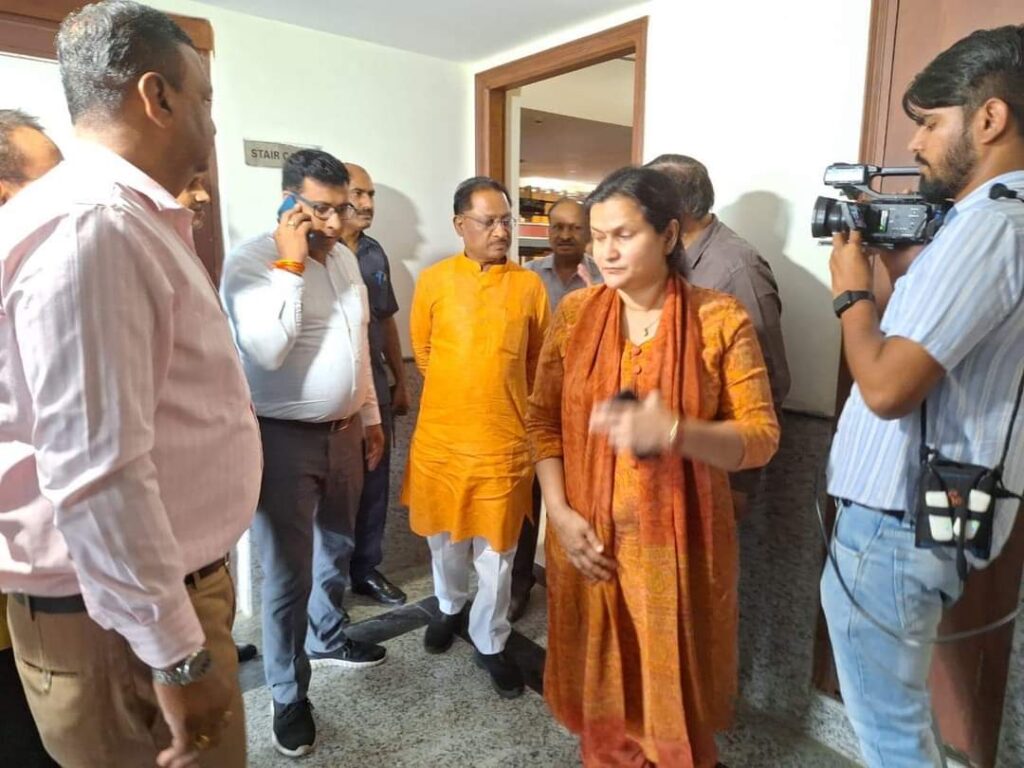 दिल्ली में छत्तीसगढ़ निवास: 60 करोड़ 42 लाख में तैयार हुए भवन का मुख्यमंत्री साय ने लिया जायजा 2 1001184290