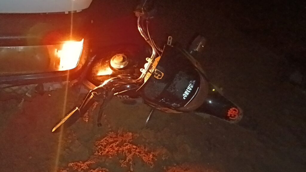 ठेकेदार के बाद अब कंपनी के चालक की लापरवाही से बाल बाल बचे दो युवक.. लगता है किसी की जान लेकर मानेंगे…जाने पूरा मामला 3 1001265346 1