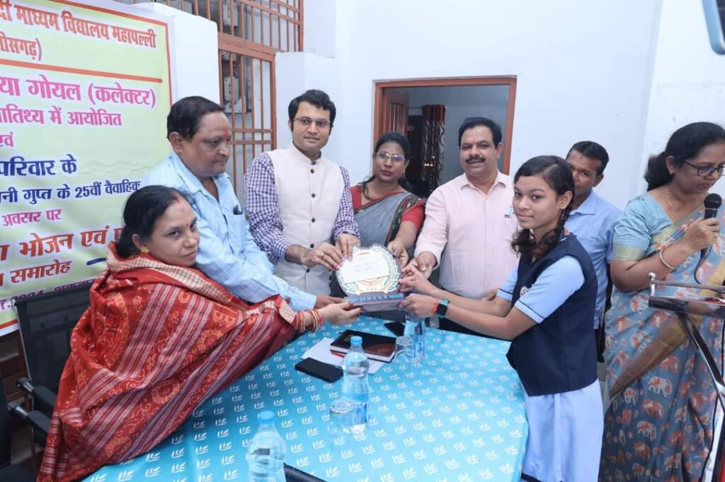 शिक्षा के बने योद्धा, उसी से तय होगा आपका भविष्य-कलेक्टर श्री कार्तिकेया गोयल 4 1001273832