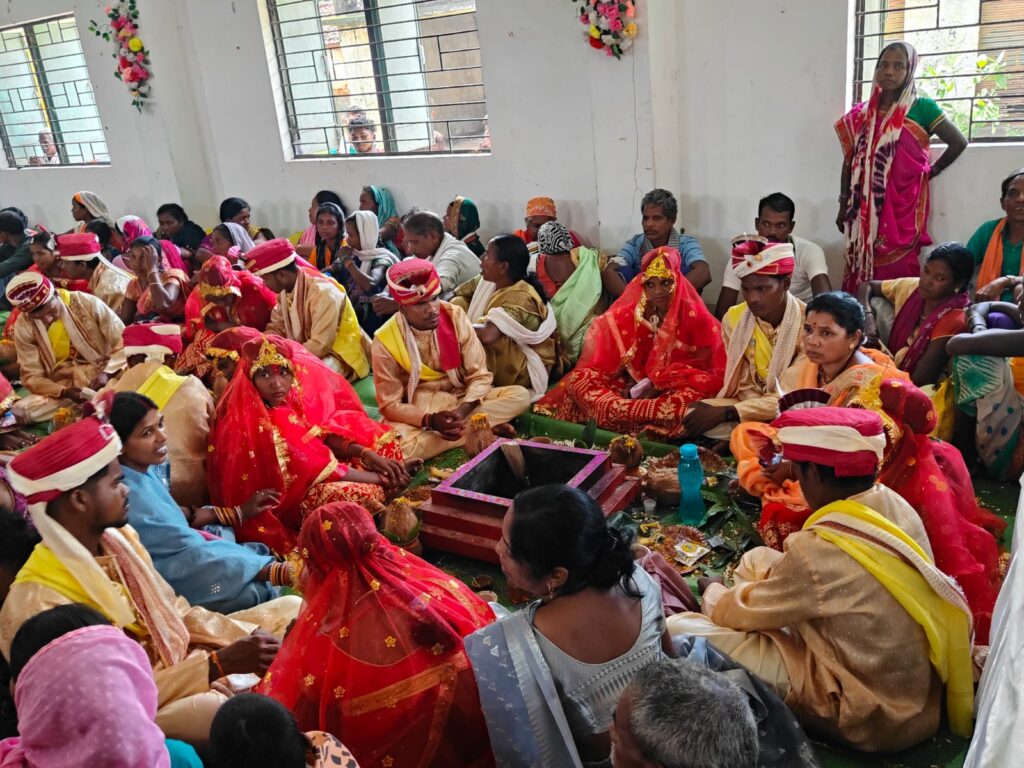 शासन की योजनाओं एवं महिला बाल विकास विभाग के अगुवाई में ,धरमजयगढ़ में धूमधाम से संपन्न हुआ मुख्यमंत्री सामूहिक वैवाहिक कार्यक्रम… 2 1001304658