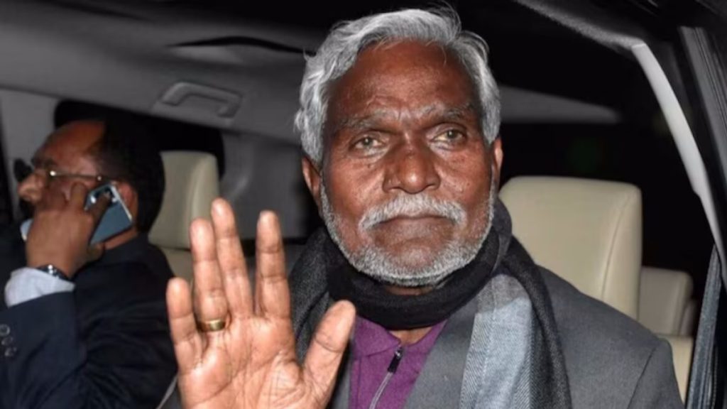 झारखंड में सियासी हलचल : भाजपा में शामिल होने की अटकलों के बीच चंपई सोरेन 6 विधायकों के साथ दिल्ली हुए रवाना 1 1001426617