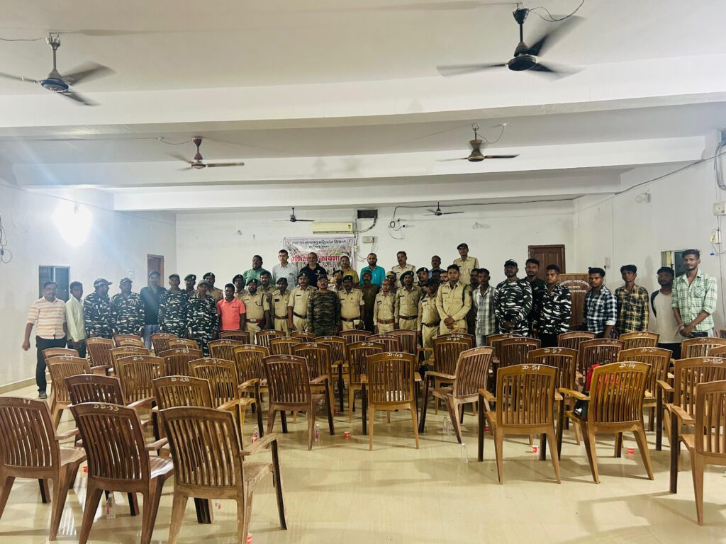 धरमजयगढ़ में हाथी प्रबंधन, मानव हाथी द्वंद विषय पर एक दिवसी प्रशिक्षण कार्यशाला का किया गया आयोजन। 1 1001435959