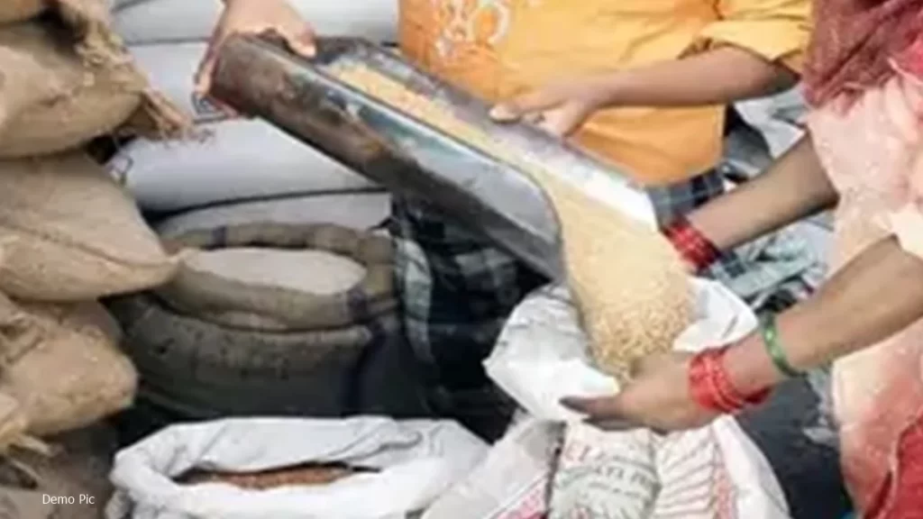 छत्तीसगढ़ के राशन बचत घोटाले में विधानसभा समिति ने मांगी जानकारी, कई जिलों के खाद्य निरीक्षकों पर गिर सकती है गाज। 1 1001520482