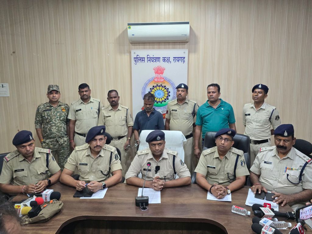 रायगढ़ में बब्बू महराज के ब्लाइंड मर्डर का खुलासा: पुलिस ने 72 घंटों में हत्या की साजिश का किया पर्दाफाश, आरोपी सलाखों के पीछे 2 1001582487
