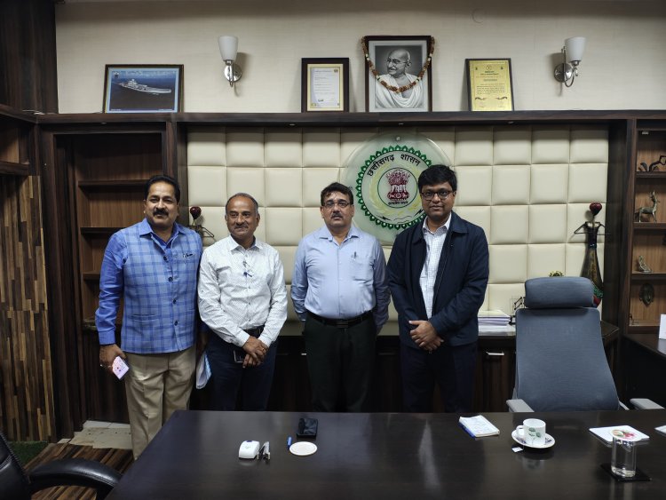 लोहरदगा सेधर्मजयगढ़ रेल परियोजना अंतर्गत रेलमार्ग का अंतिम सर्वे कार्य हुआ पूर्ण,भारतीय इंजीनियरिंग सेवा के मुख्य अभियंता व उप मुख्य अभियंता ने कलेक्टर जशपुर से मुलाकात कर दी संपूर्ण जानकारी 1 1001683708