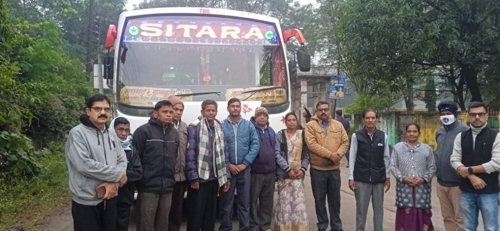 मुख्यमंत्री श्री विष्णु देव साय के नेतृत्व में जिले के दर्शनार्थियों को मिल रहा श्री रामलला का दर्शन 1 1001810523