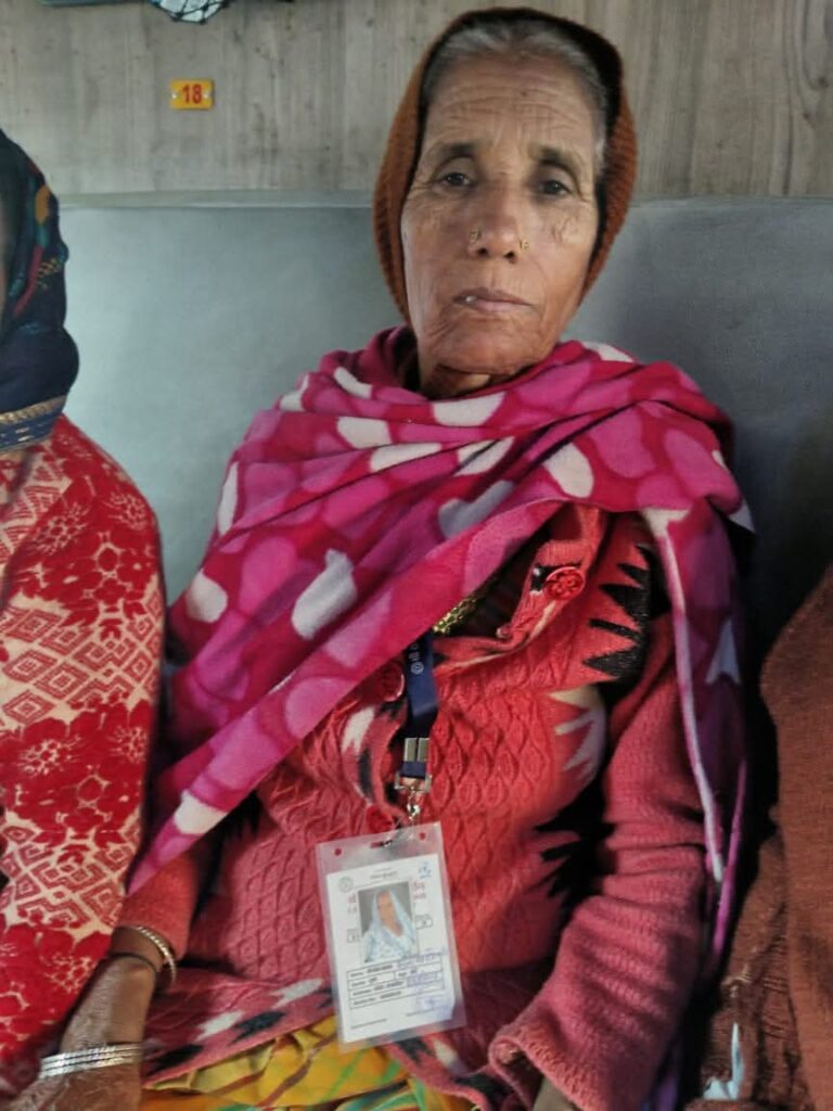 मुख्यमंत्री श्री विष्णु देव साय के नेतृत्व में जिले के दर्शनार्थियों को मिल रहा श्री रामलला का दर्शन 4 1001810525