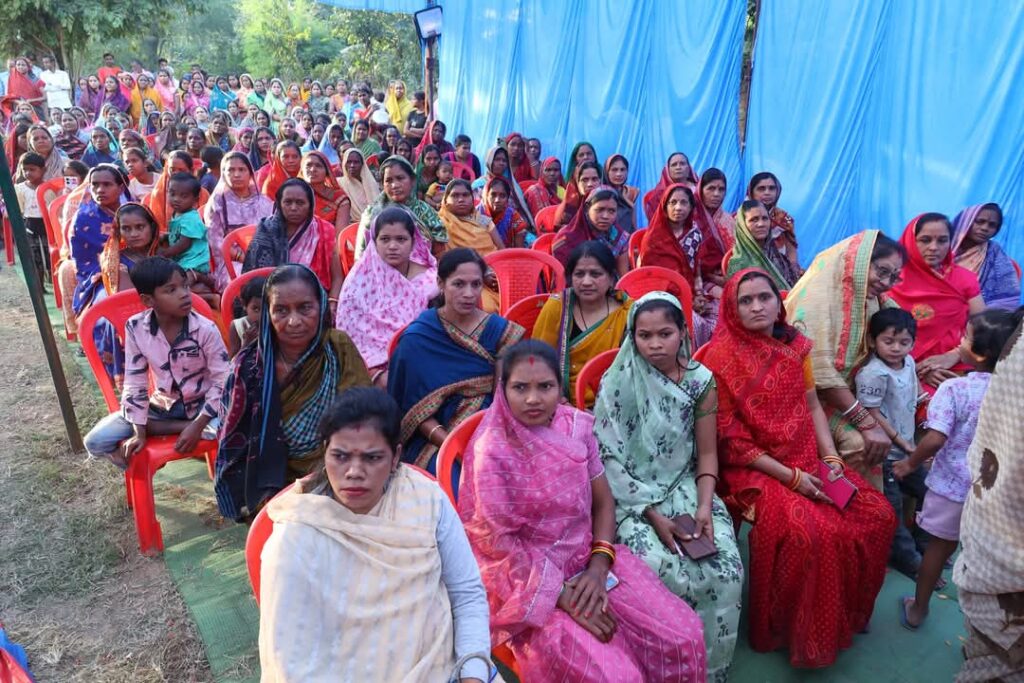 एक-एक गांव को विकास की ओर आगे बढ़ाने के विजन के साथ कार्य कर रहा राज्य शासन-वित्त मंत्री श्री ओ.पी.चौधरी 4 1001862377