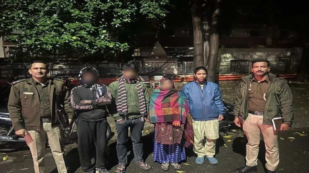 दिल्ली पुलिस का अवैध बांग्लादेशी घुसपैठियों के खिलाफ एक्शन तेज, 8 को पकड़कर वापस भेजा 1 1001898843
