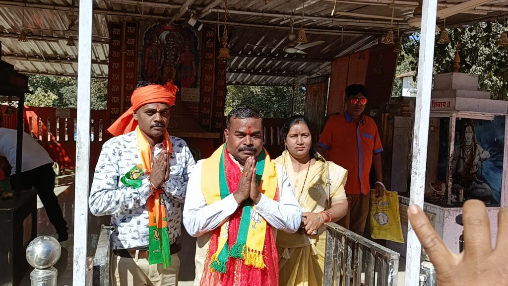 सांसद राधेश्याम राठिया की अगुवाई मै धर्मजयगढ़ नगर पंचायत अध्यक्ष सहित भाजपा के पार्षद प्रत्याशियो ने गाजे बाजे के साथ किया नामांकन दाखिल । भाजपा के सभी कार्यकर्ता रहे मौजूद। 1 1002029269
