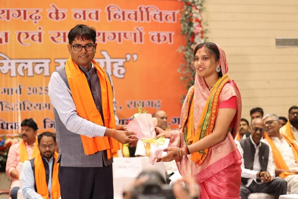 रायगढ़ को विकास की राह पर लगातार आगे ले जाने के लिए काम करेंगे- वित्त मंत्री श्री.ओ.पी.चौधरी 3 1002249717