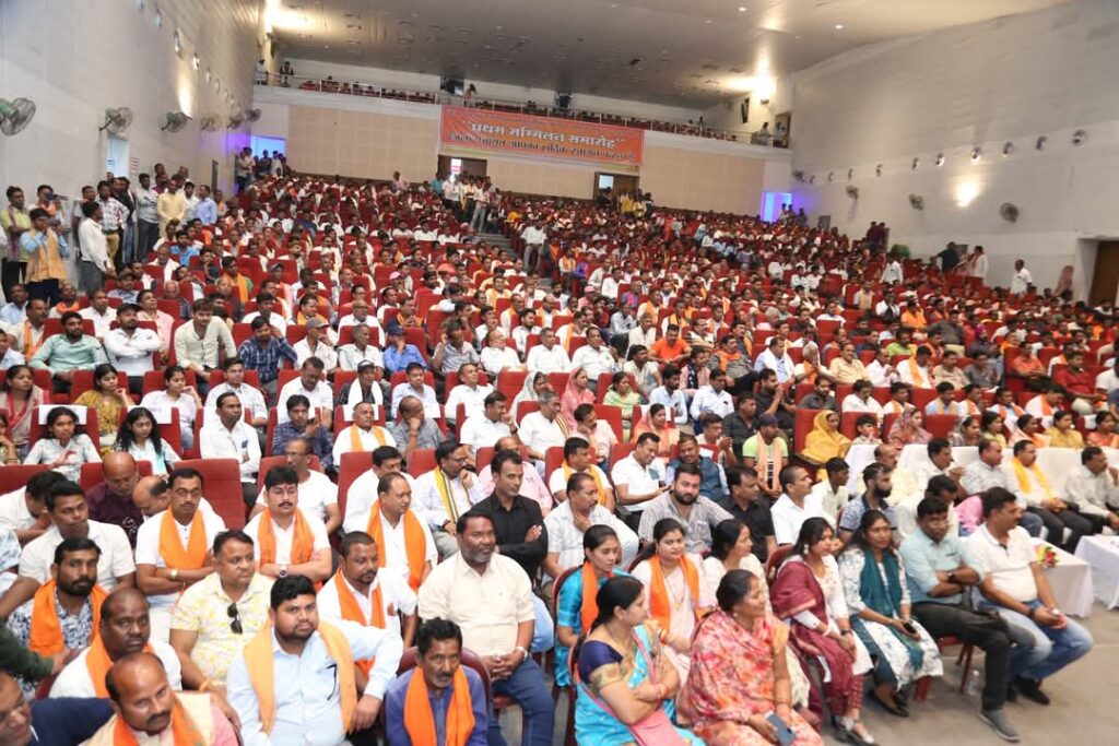 रायगढ़ को विकास की राह पर लगातार आगे ले जाने के लिए काम करेंगे- वित्त मंत्री श्री.ओ.पी.चौधरी 4 1002249742