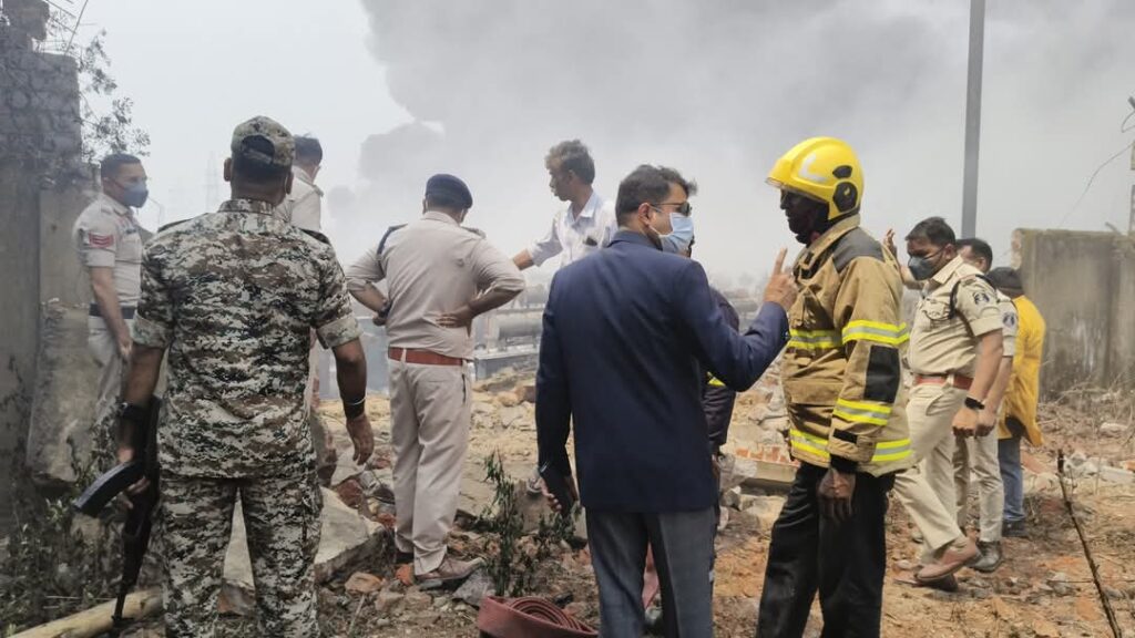 कोतरा विद्युत सब स्टेशन के वेयरहाउस में लगी भीषण आग पर कुछ घंटों में ही पाया काबू 5 1002257519