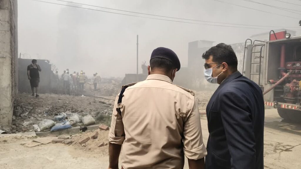 कोतरा विद्युत सब स्टेशन के वेयरहाउस में लगी भीषण आग पर कुछ घंटों में ही पाया काबू 6 1002257521