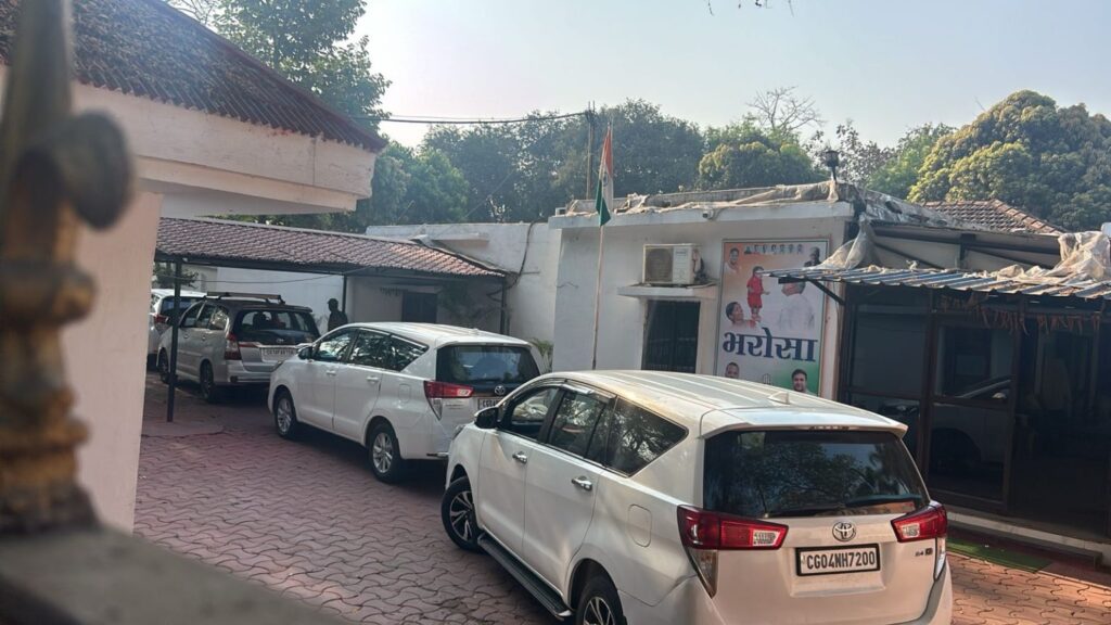 ASP अभिषेक महेश्वरी का घर सील, सौम्या चौरसिया के घर भी पहुंची टीम, KPS ग्रुप को लेकर भी चर्चा 3 1002298723
