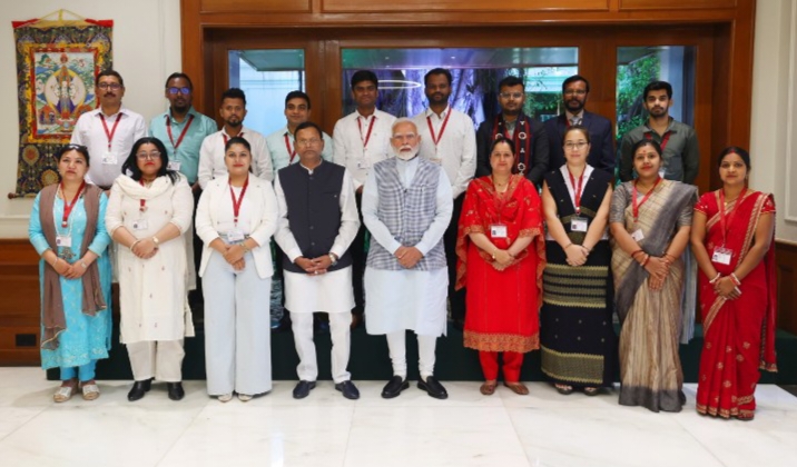 PM मोदी से CG की गोलगप्पा गर्ल का संवाद : जॉब छोड़कर 23 साल की उम्र में शुरू किया गोलगप्पे का कैफे, कई लोगों को दे रही रोजगार, ईशा ने युवाओं से कहा – फंड नहीं है तो सरकार की योजनाओं का उठाएं लाभ 1 1002369550
