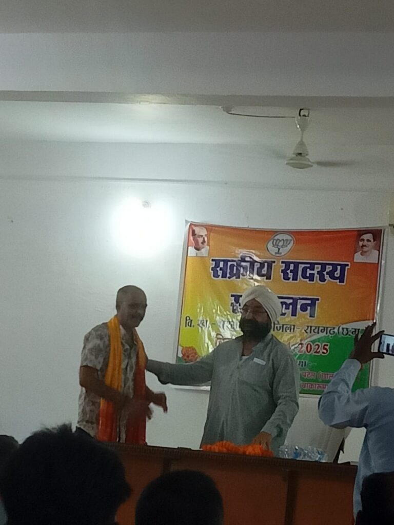 ब्लॉक स्तरीय भाजपा सक्रिय कार्यकर्ता सम्मेलन संपन्न प्रधानमंत्री मोदी साधारण व्यक्ति नही देवपुरुष हैं= सांसद राधेश्याम राठिया 4 1002387352