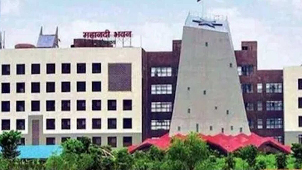 मयंक चतुर्वेदी होगे रायगढ़ के नए कलेक्टर,बड़े पैमाने पर IAS अफसरों का तबादला, लिस्ट लिस्ट… 1 1002419189
