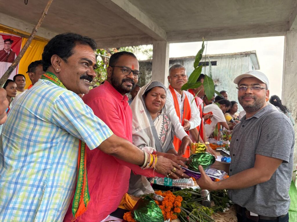ग्रामीणों के साथ किसी प्रकार का भ्रष्ट्राचार बर्दाश्त नहीं किया जाएगा_ दीपक सिदार 1 1002655119