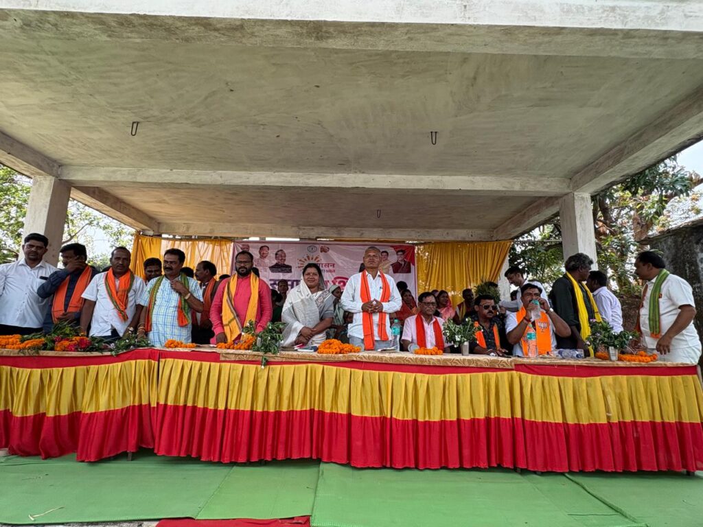 ग्रामीणों के साथ किसी प्रकार का भ्रष्ट्राचार बर्दाश्त नहीं किया जाएगा_ दीपक सिदार 2 1002655138