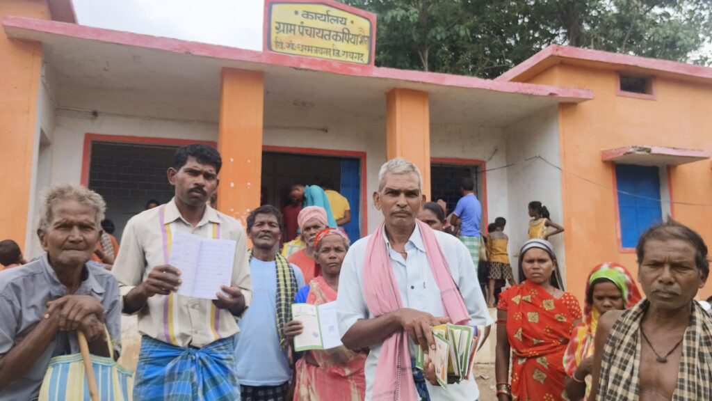 धर्मजयगढ़ राशन वितरण के पहले हितग्राहियों से 200 रुपए की वसूली होगी जांच। 1 1002765418