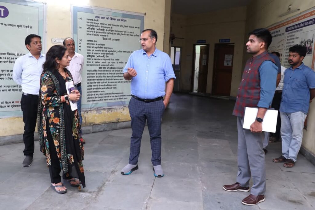 पंचायतों में अटल डिजिटल सुविधा केंद्र का बेहतर तरीके से करें संचालन, ग्रामीण को मिले अधिक से अधिक लाभ-सचिव पंचायत एवं ग्रामीण विकास श्री भीम सिंह 3 1002850657