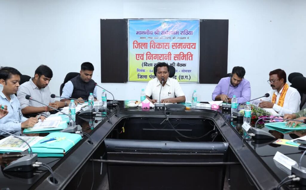 प्रतिबद्धता के साथ योजनाओं का लाभ अंतिम व्यक्ति तक पहुंचाने करें कार्य-सांसद श्री राधेश्याम राठिया 1 1002943687