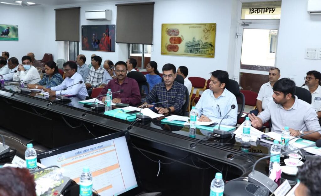 प्रतिबद्धता के साथ योजनाओं का लाभ अंतिम व्यक्ति तक पहुंचाने करें कार्य-सांसद श्री राधेश्याम राठिया 3 1002943693
