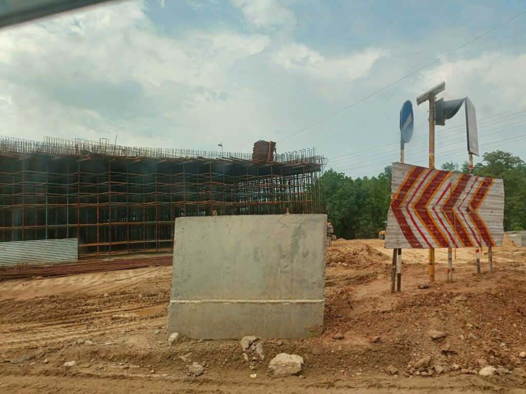 टीआई सीताराम ध्रुव ने कुर्सी संभालते ही डीबीएल के कर्मचारियों को लगाई फटकार 1 1002973468