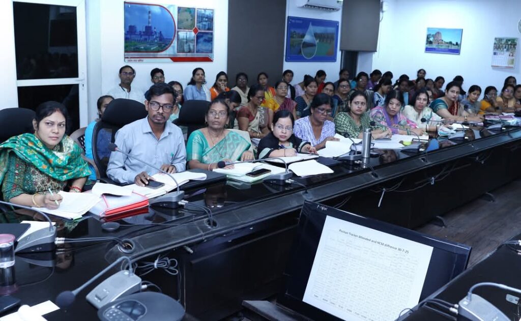 विभागीय योजनाओं का शत-प्रतिशत लाभ हितग्राहियों तक पहुंचाना प्रशासन की प्राथमिकता-कलेक्टर श्री मयंक चतुर्वेदी 2 1003040255