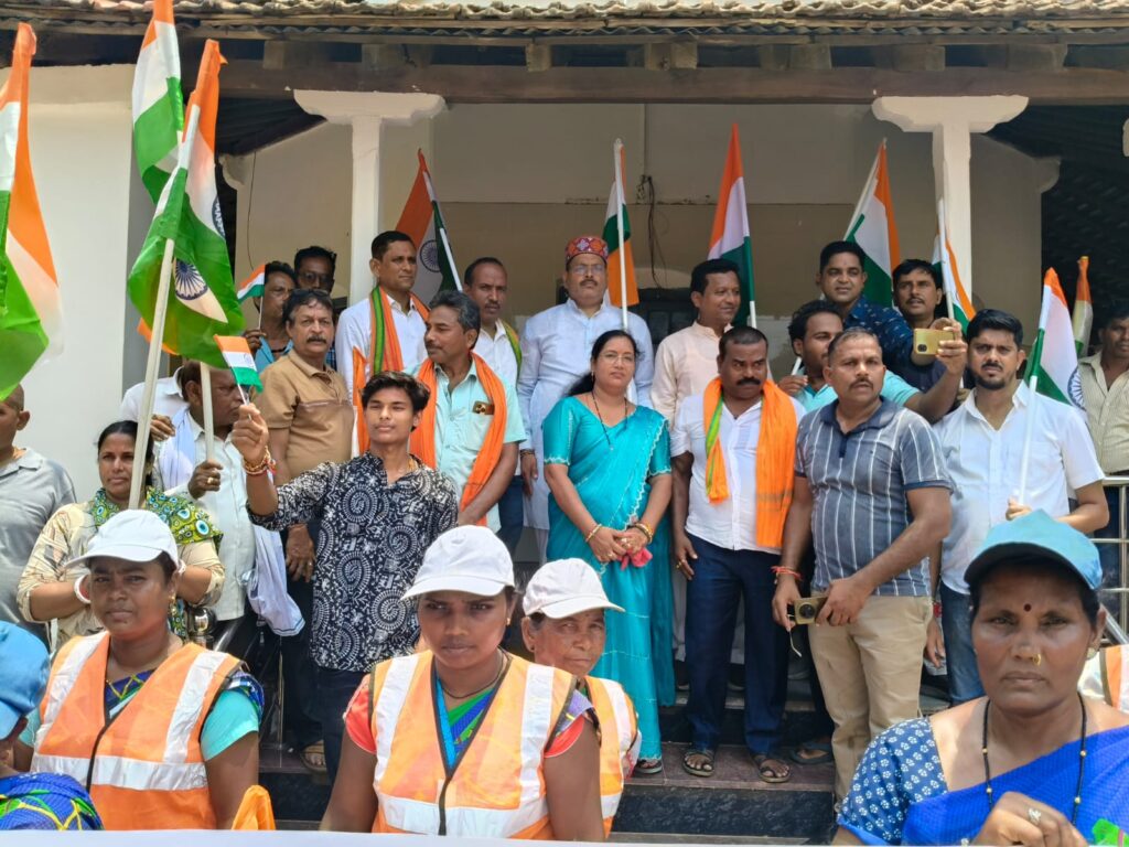 हर घर तिरंगा रैली में सांसद राधेश्याम राठिया हुए शामिलधरमजयगढ़। 1 1003079493