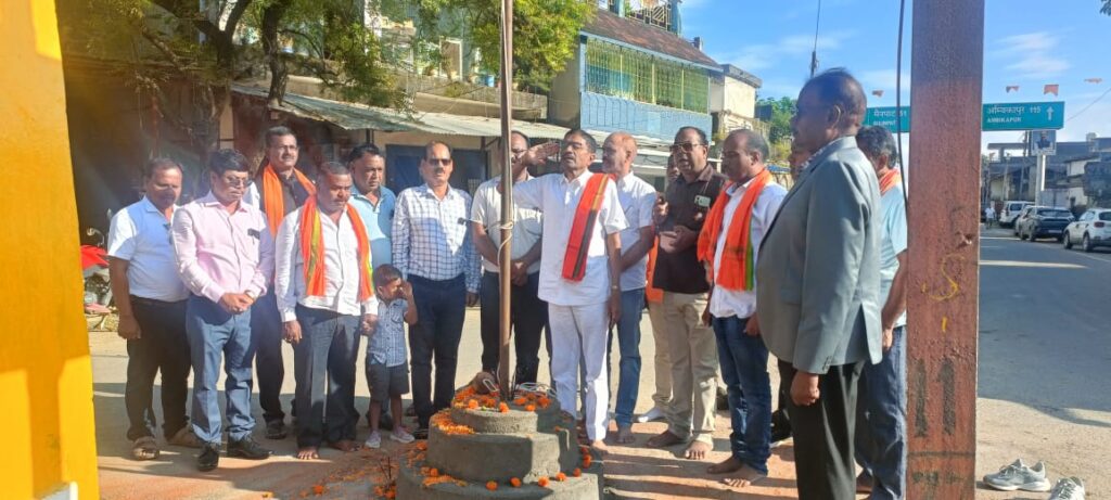 प्रेस क्लब धरमजयगढ़ जय स्तंभ चौक में फराया झंडा 1 1003106192