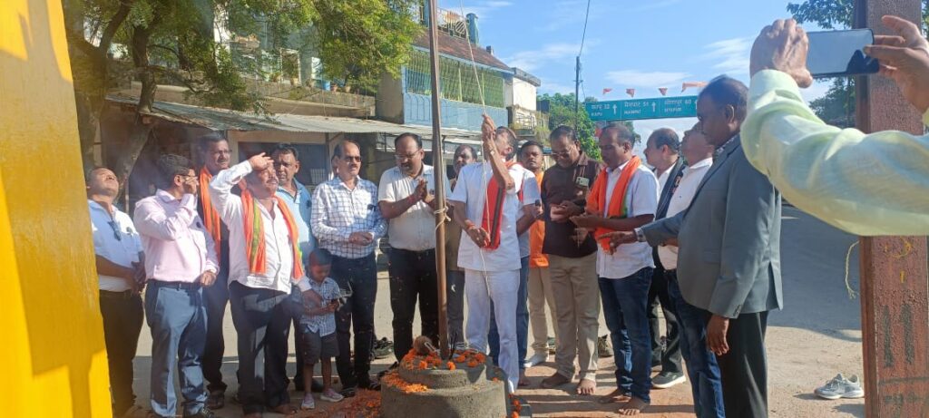 प्रेस क्लब धरमजयगढ़ जय स्तंभ चौक में फराया झंडा 2 1003106195