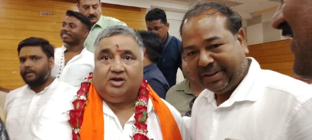 मंत्री मंडल का विस्तार, राजेश अग्रवाल को मिली पर्यटन और संस्कृति विभाग, और अन्य…को पढ़िए पूरी खबर! बधाई देने समर्थकों का लगा रहा ताता। 3 1003128907