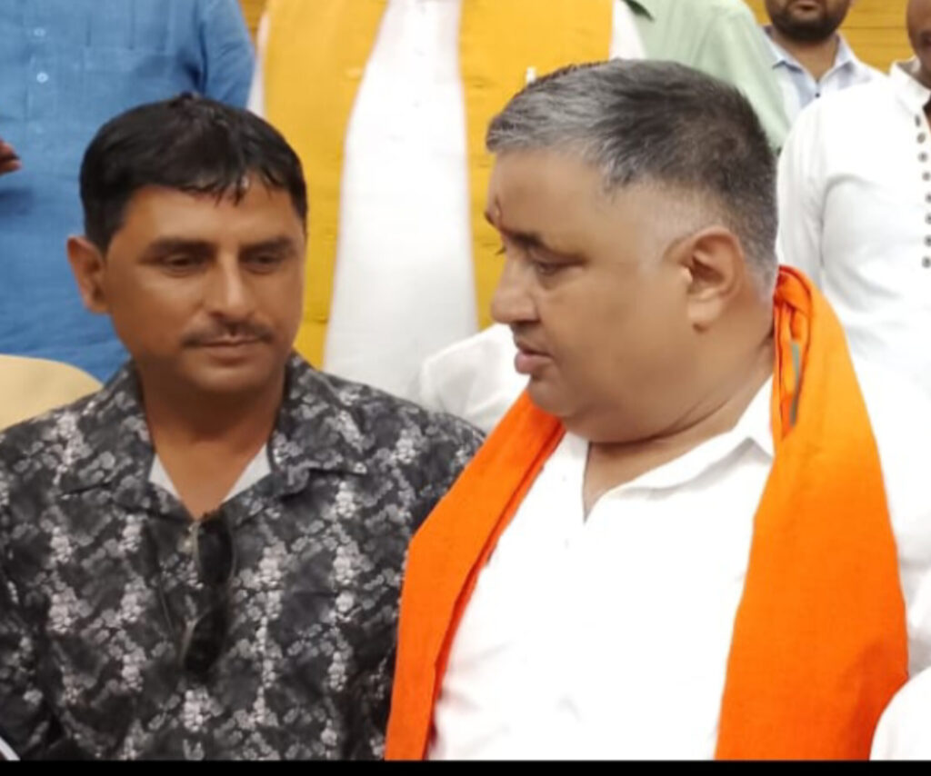 मंत्री मंडल का विस्तार, राजेश अग्रवाल को मिली पर्यटन और संस्कृति विभाग, और अन्य…को पढ़िए पूरी खबर! बधाई देने समर्थकों का लगा रहा ताता। 2 1003130212