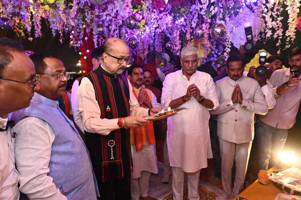 अतीत की स्वर्णिम स्मृतियों से जोडऩे और हमारे अमूल्य विरासत को संजोने का महान संकल्प है चक्रधर समारोह : राज्यपाल श्री रमेन डेका 5 1003167231