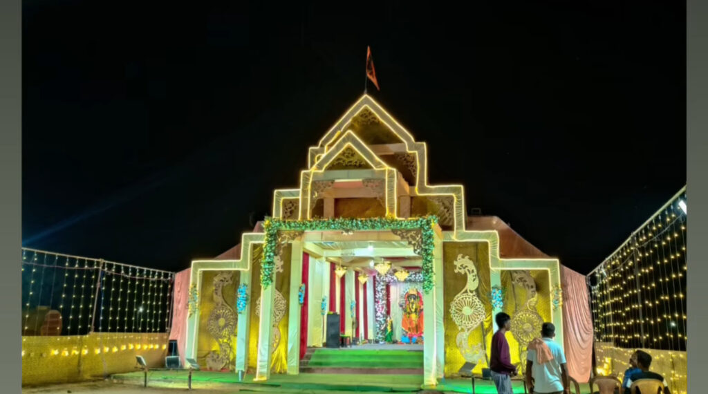 धर्मजयगढ़ मै गणेश चतुर्थी की धूम: घरों और पंडालों में विराजे विघ्नहर्ता, दशहरा मैदान मैं किये जायेंगे कई संस्कृतिक कार्यक्रम. 1 1003176284 1